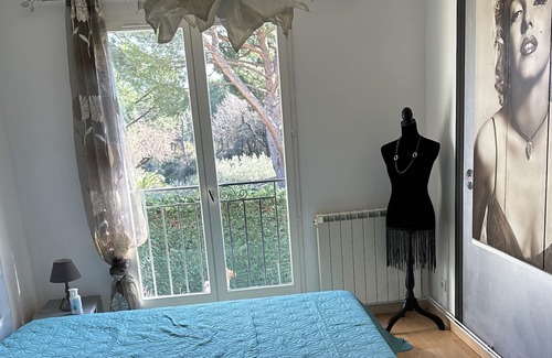 Saint-Paulet-de-Caisson Casa | House in the middle of a garden with swimming pool 5 minutes from the Ardèche gorges