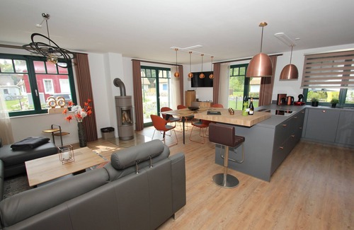 Glowe Casa | House in a great location with garden, terrace and private sauna - Ferienhaus Seehund