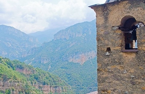 Fontan Casa | Casa en las montañas en un remanso de paz.