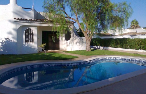 Sesmarias Villa | House in a quiet area with private pool and beautiful garden