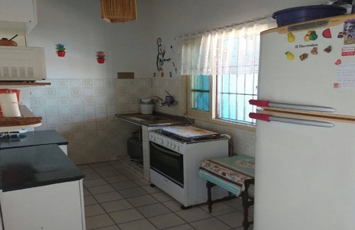 Boraceia Casa | Casa en Boracéia II con piscina 3 habitaciones con 2 suites, mesa de billar, 4 baños