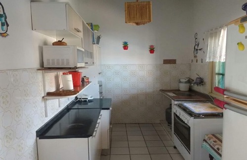 Boraceia Casa | Casa en Boracéia II con piscina 3 habitaciones con 2 suites, mesa de billar, 4 baños
