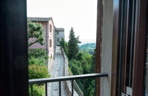 Todi Casa | House in Central Todi with Sensational Views of Surrounding Countryside