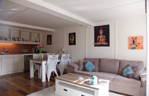 Alkmaar Casa | Casa en el centro de Alkmaar, en Kanalen sistema (Opción: con el barco)