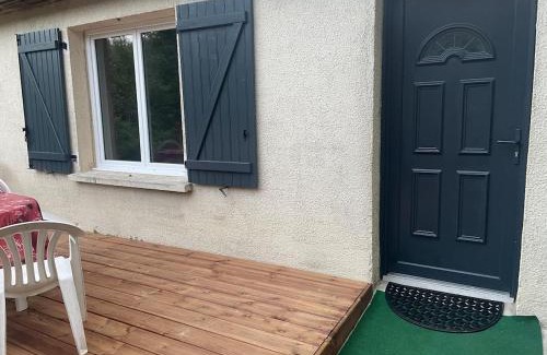 Saint-Mars-la-Briere Casa | House in forest proche GR and circuit
