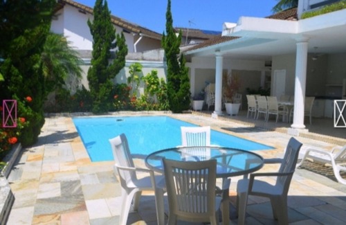 Jardim Acapulco Casa | CASA EN JARDÍN ACAPULCO GUARUJA CONDO (PISCINA, BARBACOA, 4 SUITES)