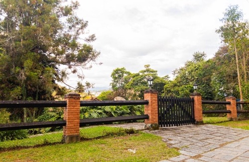 Itaipava Cabaña | House in gated community