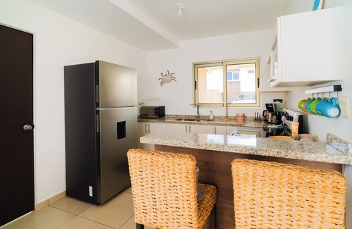 Zaragoza Casa | casa en la libertad, a pocos minutos de surf city y centros comerciales