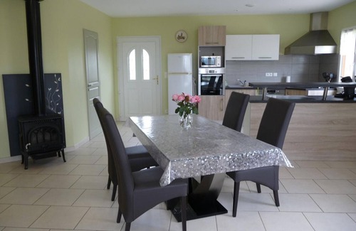 Salignac-Eyvignes Cabaña | Casa en Salignac-Eyvigues con terraza, Wifi y parking