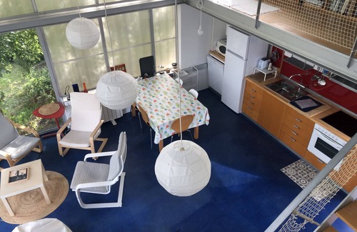 Sanxenxo Casa | CASA EN SANXENXO SUSPENDIDA ENTRE ÁRBOLES Y CON VISTAS AL MAR