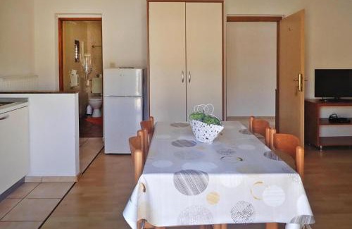 Starigrad Apartamento | House in Starigrad near Paklenica Park