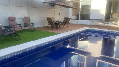 Tequesquitengo Casa | House in Teques Rooftop with view and pool for 15