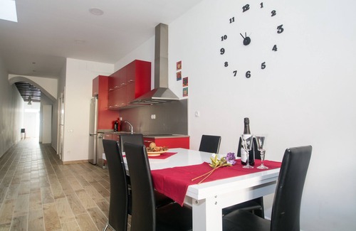 Calella Casa | Casa en el centro con piscina privada a 400m de la playa