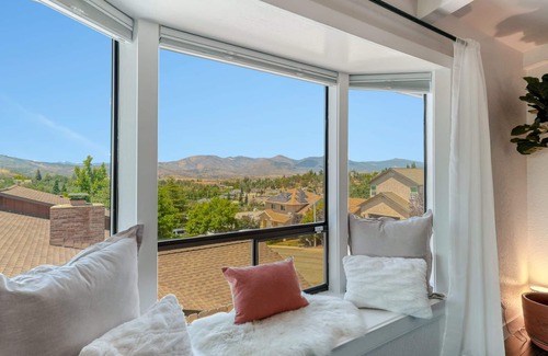 Redding Casa | House In The Clouds | Views🌄Game Room⚽️Hot Tub🌀