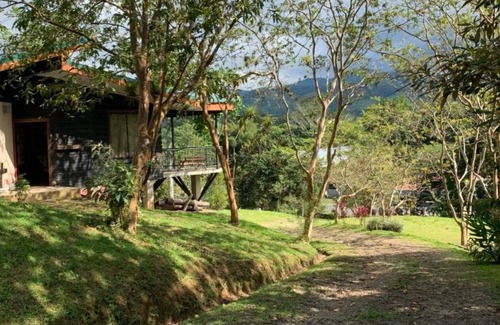Oriental Cabina | Casa en el campo cerca de ríos y montañas
