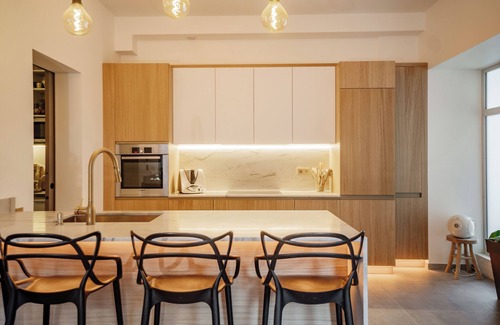 Notre-Dame Casa | House in the Heart of Versailles, Indoor Pool, Private Cinema, Gym