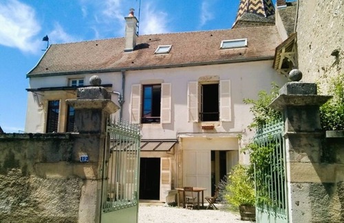 Monthelie Casa | Casa en el corazón de un pueblo en la ruta del vino.
