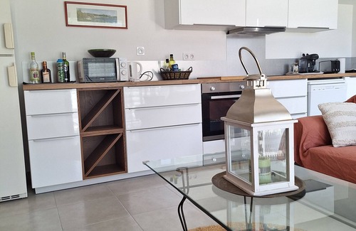 La Peyrade Casa | House in the middle of vineyards with large garden .pets welcome