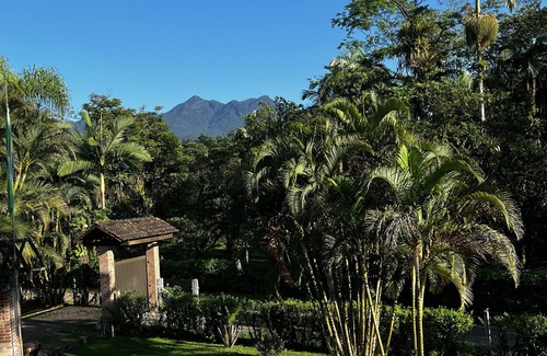 Morretes Casa | House in the middle of the Morretes Atlantic Forest overlooking Pico do Marimbi