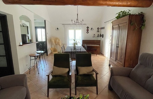 Venejan Casa | House in the South of France with an incredible view!