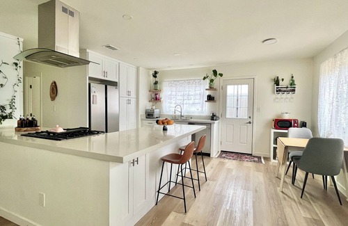 Santee Casa | house is sold, vrbo won't help delete this listing. don't book