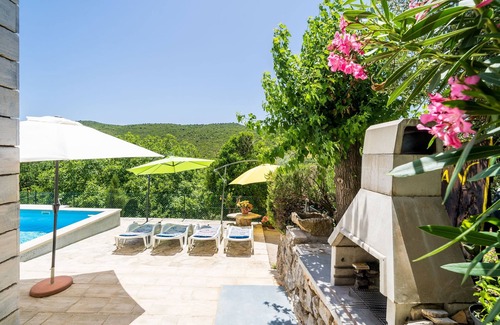 urinici Casa | Casa Kočan-Villa de cuatro dormitorios con terraza y piscina