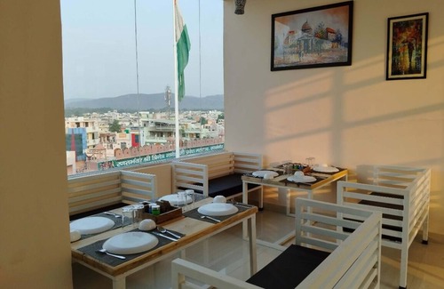 Panch Batti Hotel | House M Lodge