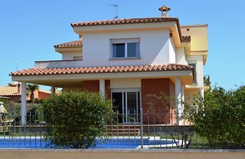 Sant Pere Pescador Chalet De Esquí | Casa Mario - Muy amplia para 12 personas con piscina, jardín, barbacoa, WI-FI, .....