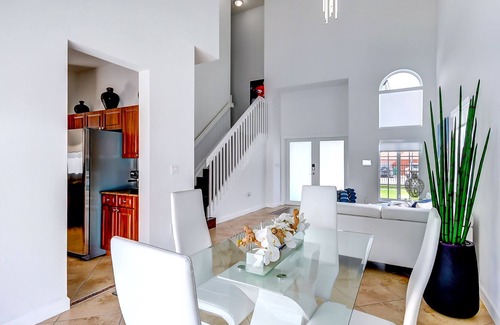 Tamiami Casa | House Miami/Game Room/HeatedPool &Jacuzzi/16Sleeps