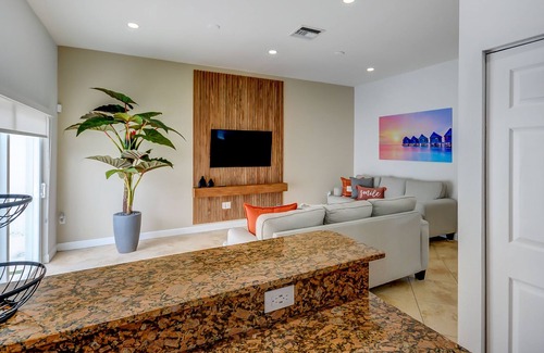 Tamiami Casa | House Miami/Game Room/HeatedPool &Jacuzzi/16Sleeps