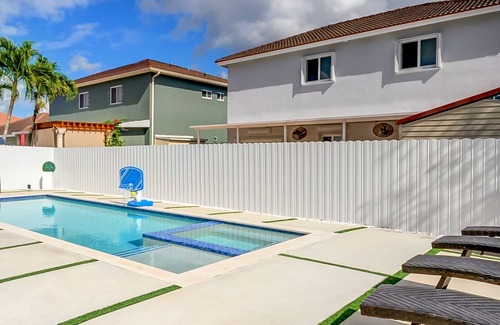 Tamiami Casa | House Miami/Game Room/HeatedPool &Jacuzzi/16Sleeps