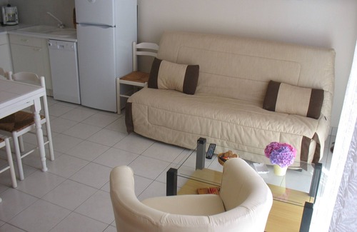 Clohars-Carnoet Casa | House N° 2-- Tt Cft, 3*.WiFi Free. Private terrace, Swimming pool 28°, Tennis court