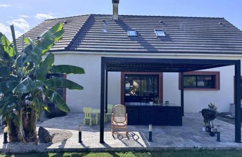 Saint-Mars-d'Outille Casa | House near Le Mans Circuit with Spa