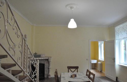 Hutteldorf Casa | House near to Schönbrunn - Free Parking - 24-7 Check in - 8 Person