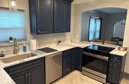 Clayton-Tamm Casa | House Near Zoo with Parking