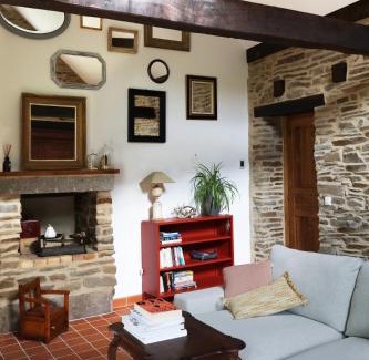Vieux-Viel Casa | House Nestled in the Forest