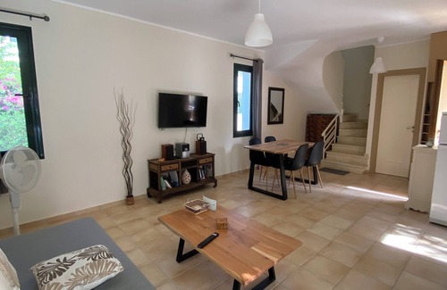 Kournas Casa | House next to the lake, close to the sea: STO FANOU