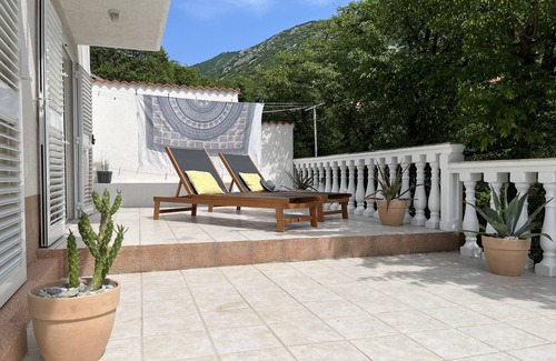 Vratarusa Apartamento | House Niko - "MaxSea" 2-day suite with sauna - 1 minut from the beach
