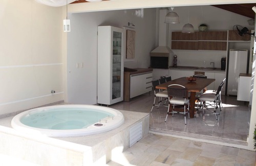 Jurere Internacional Casa | Casa de 05 suites, excelente zona de ocio y ubicación inmejorable!