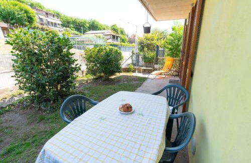 Besozzo Apartamento | House of Camellias - Ground Floor with Garden