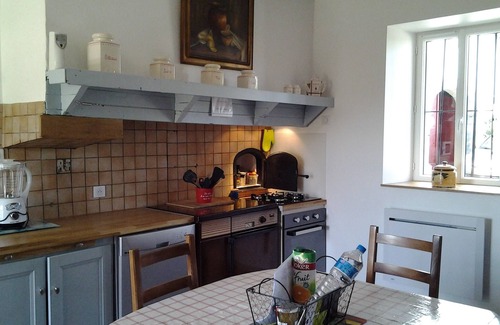 Louvie Juzon Casa | CASA DE CARÁCTER RESTAURADA COMPLETAMENTE ALGUNA COMODIDAD (wifi) EN EL OSO