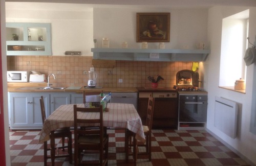 Louvie Juzon Casa | CASA DE CARÁCTER RESTAURADA COMPLETAMENTE ALGUNA COMODIDAD (wifi) EN EL OSO