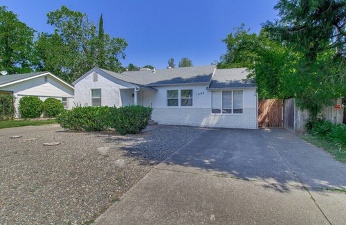 Benton Tract Casa | House of Favor