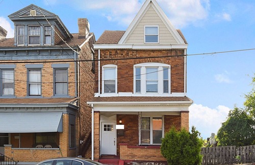 Marshall-Shadeland Apartamento | House of Fun - Large Family Home w/HotTub & Games