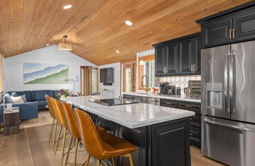 Lodge Hill Casa | House of Joy