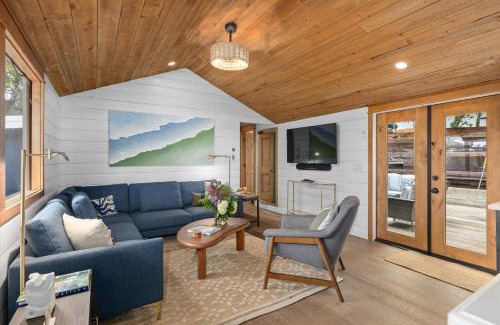 Lodge Hill Casa | House of Joy