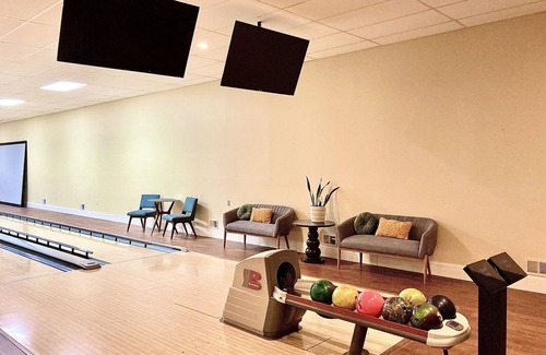 Fort Wayne Casa | "House Of Pins" 4200 SqFt of Sensory friendly fun w/ 2 Full Lane BOWLING ALLEY!