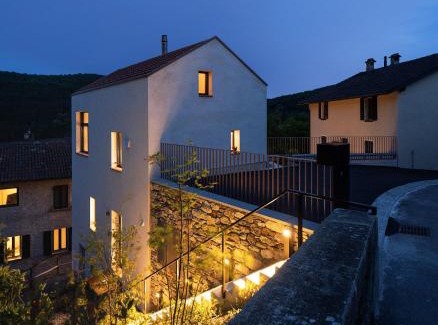 Breno Apartamento | House of retreat Strada Vegia de Brén 9 Nr-01223