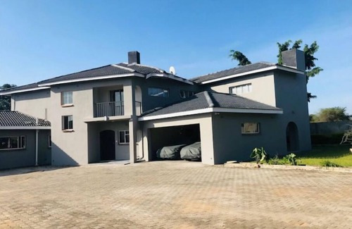 Bulawayo Casa | House of Sharma - 6bed 5.5bath
