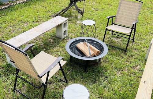 Crystal River Casa | House of Shells 🐚 Fenced yard, 🐶 friendly, 🔥 pit